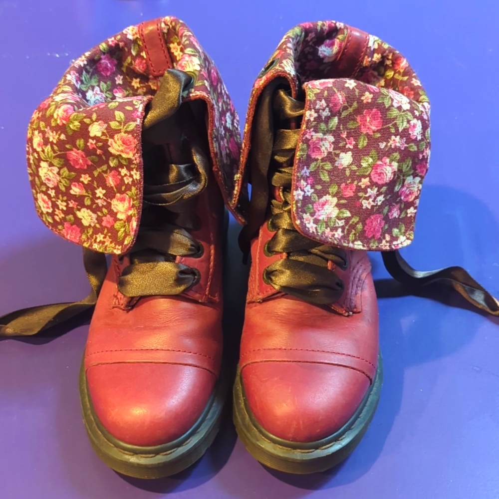 Dr. Martens Triumph 1914 Combat Boots Floral
